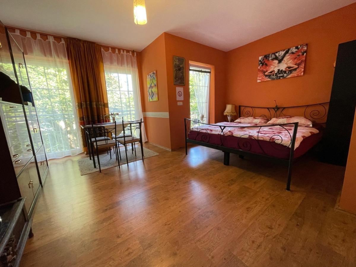 Zentrumsnahe Ferienwohnung Dresda Esterno foto