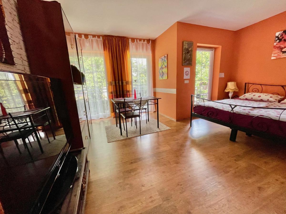 Zentrumsnahe Ferienwohnung Dresda Esterno foto